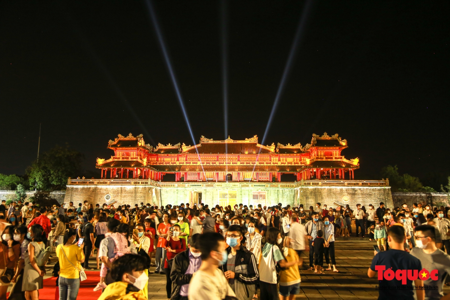 Tăng giờ tham quan ban ngày, mở cửa miễn phí về đêm tại Đại Nội Huế dịp Tuần lễ Festival Huế 2022