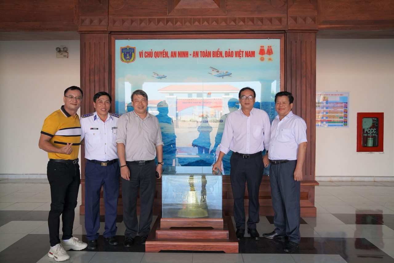 Petrovietnam phối hợp tổ chức chương trình “Cảnh sát biển đồng hành với ngư dân”