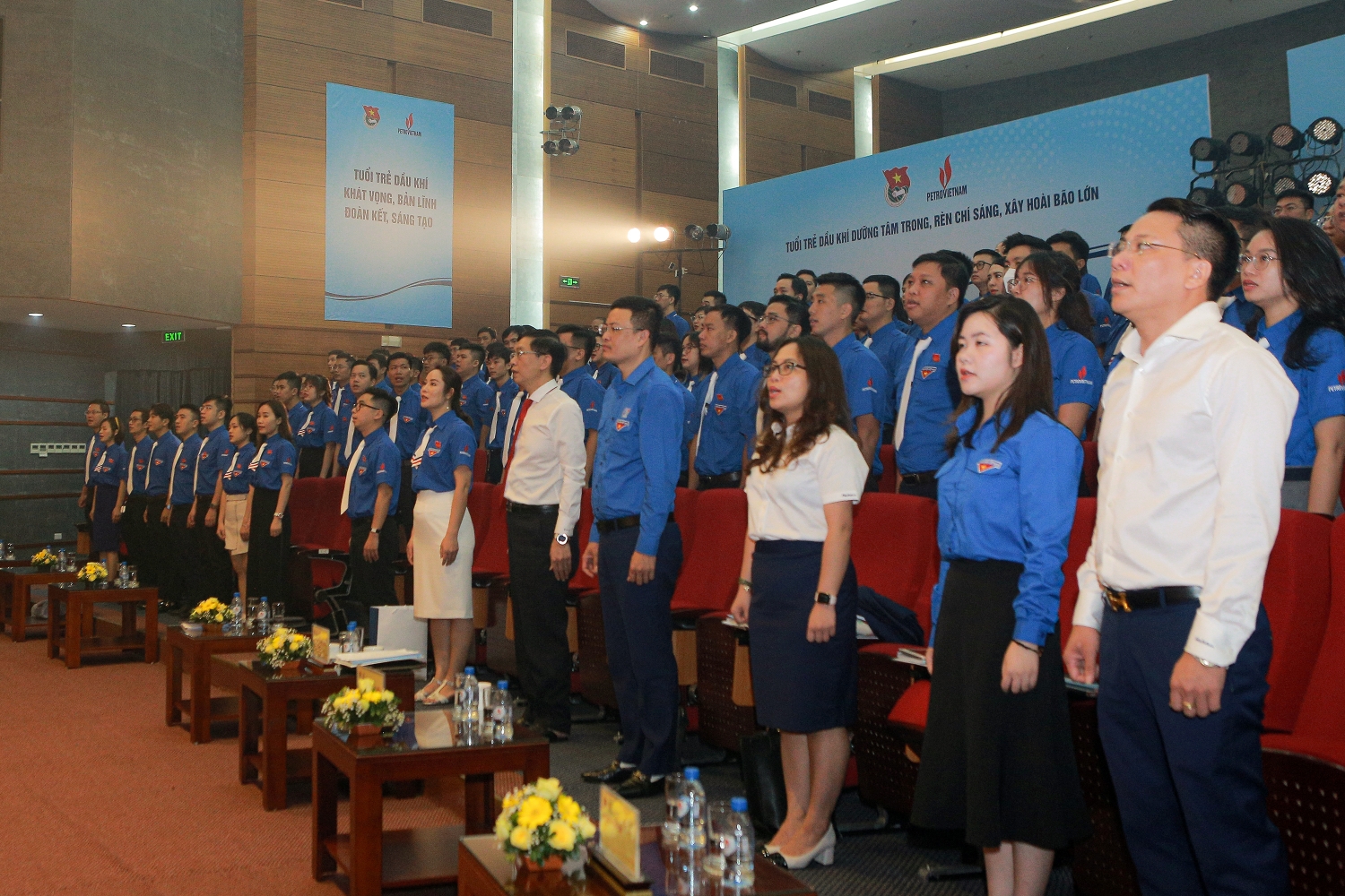 Khai mạc phiên thứ nhất Đại hội đại biểu Đoàn Thanh niên Tập đoàn lần thứ III, nhiệm kỳ 2022-2027 Khai mạc phiên thứ nhất Đại hội đại biểu Đoàn Thanh niên Tập đoàn lần thứ III, nhiệm kỳ 2022-2027
