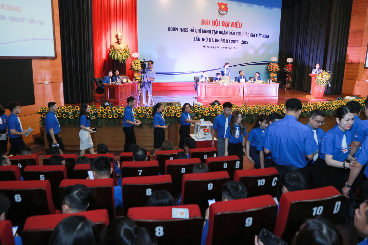 Khai mạc phiên thứ nhất Đại hội đại biểu Đoàn Thanh niên Tập đoàn lần thứ III, nhiệm kỳ 2022-2027 Khai mạc phiên thứ nhất Đại hội đại biểu Đoàn Thanh niên Tập đoàn lần thứ III, nhiệm kỳ 2022-2027