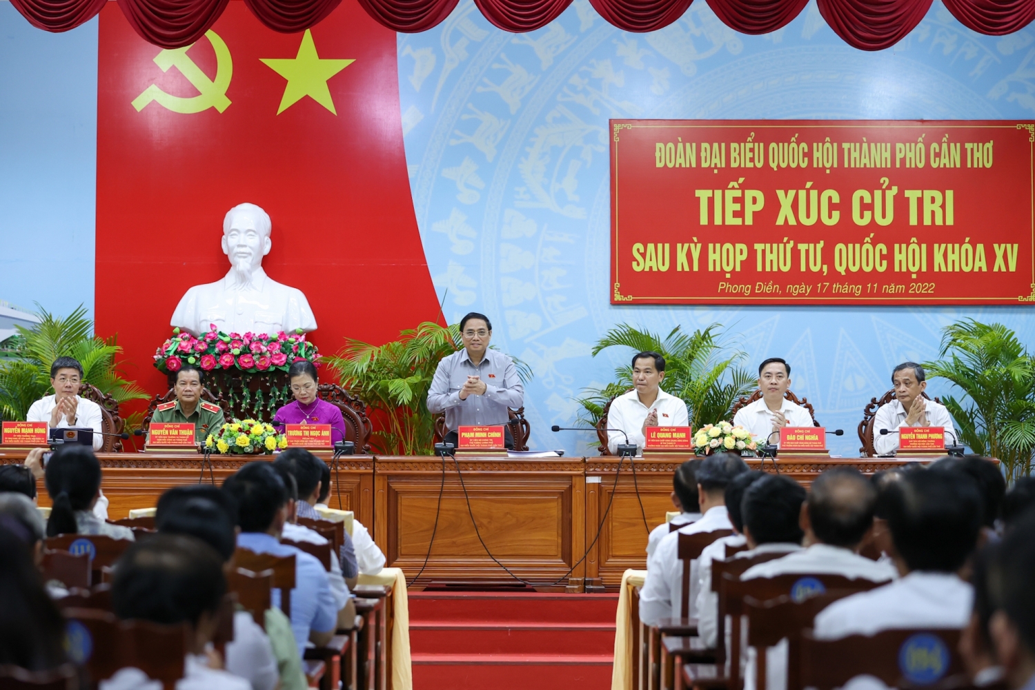 Thủ tướng Phạm Minh Chính tiếp xúc cử tri tại Cần Thơ
