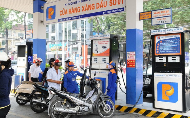 2 kịch bản phân giao tổng nguồn xăng dầu tối thiểu năm 2023 Hai kịch bản phân giao tổng nguồn xăng dầu tối thiểu năm 2023