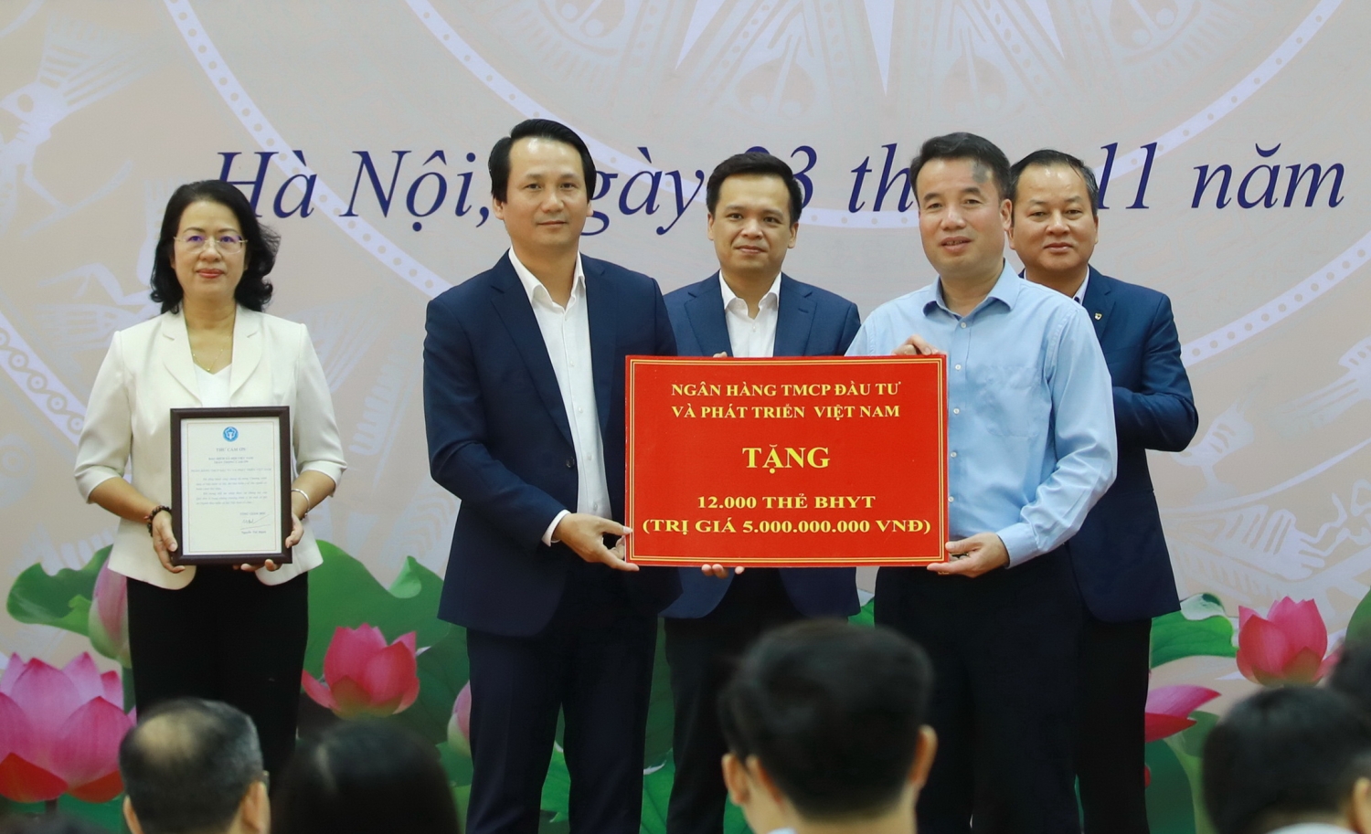 BIDV trao tặng trên 12.000 thẻ BHYT cho người có hoàn cảnh khó khăn