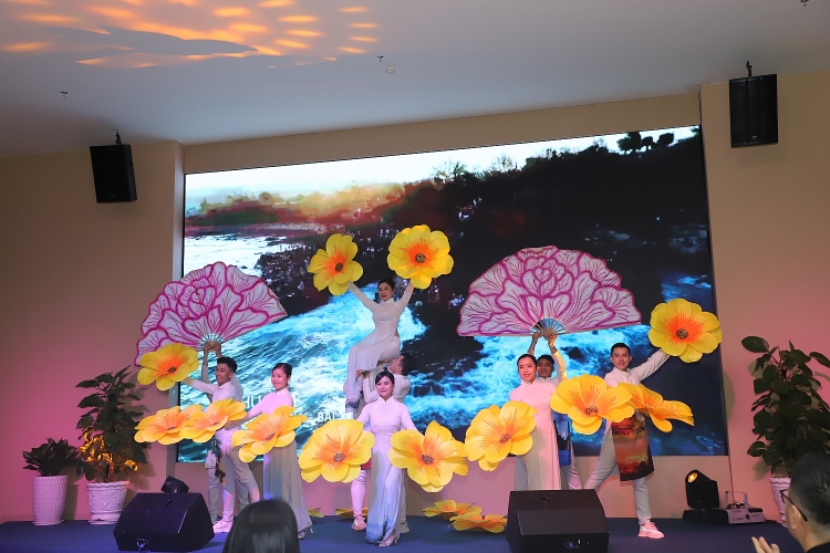 Bà Rịa – Vũng Tàu: Tăng trưởng thần tốc du lịch trực tuyến 2022 Bà Rịa - Vũng Tàu: Tăng trưởng thần tốc du lịch trực tuyến 2022