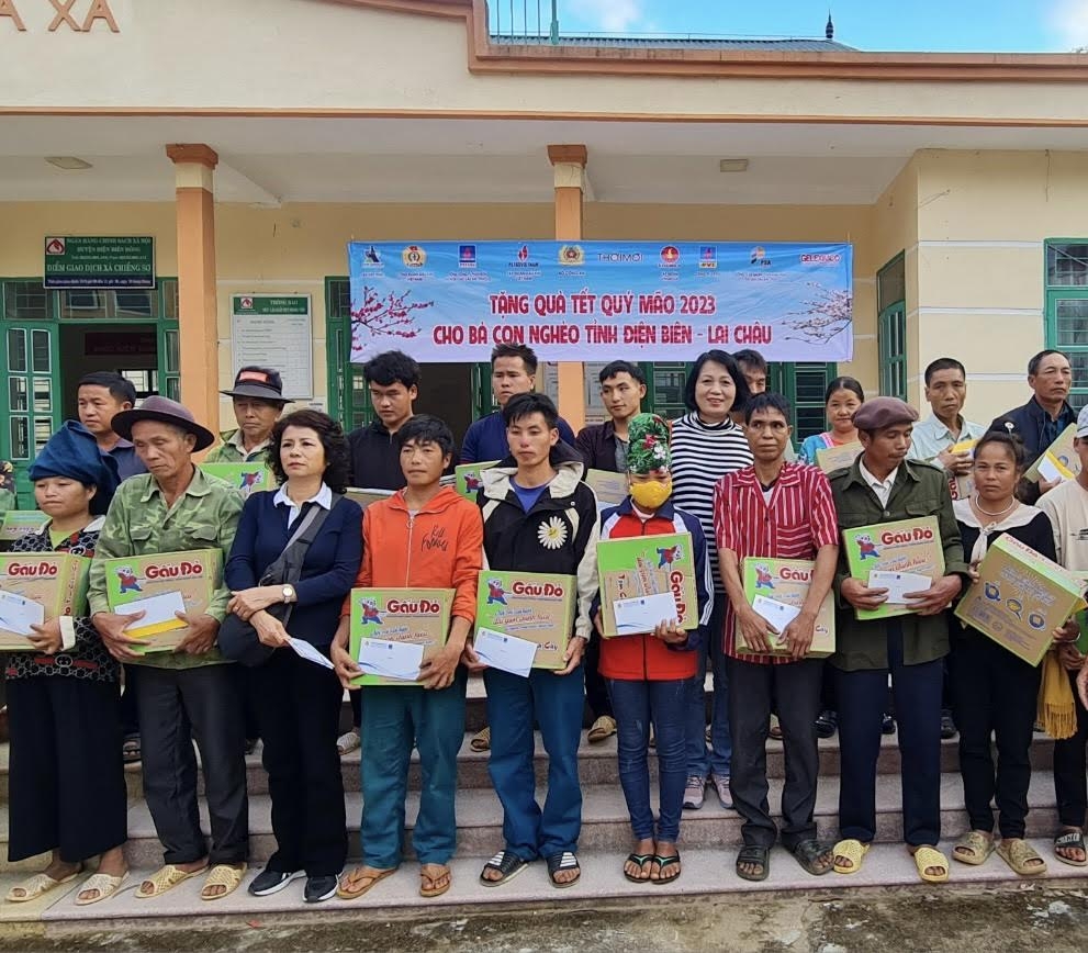 Công đoàn Dầu khí Việt Nam mang Tết sớm đến với người dân Tây Bắc