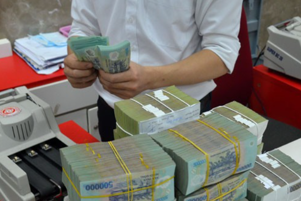 Tin ngân hàng nổi bật trong tuần qua: Tiền gửi dân cư tiếp tục 