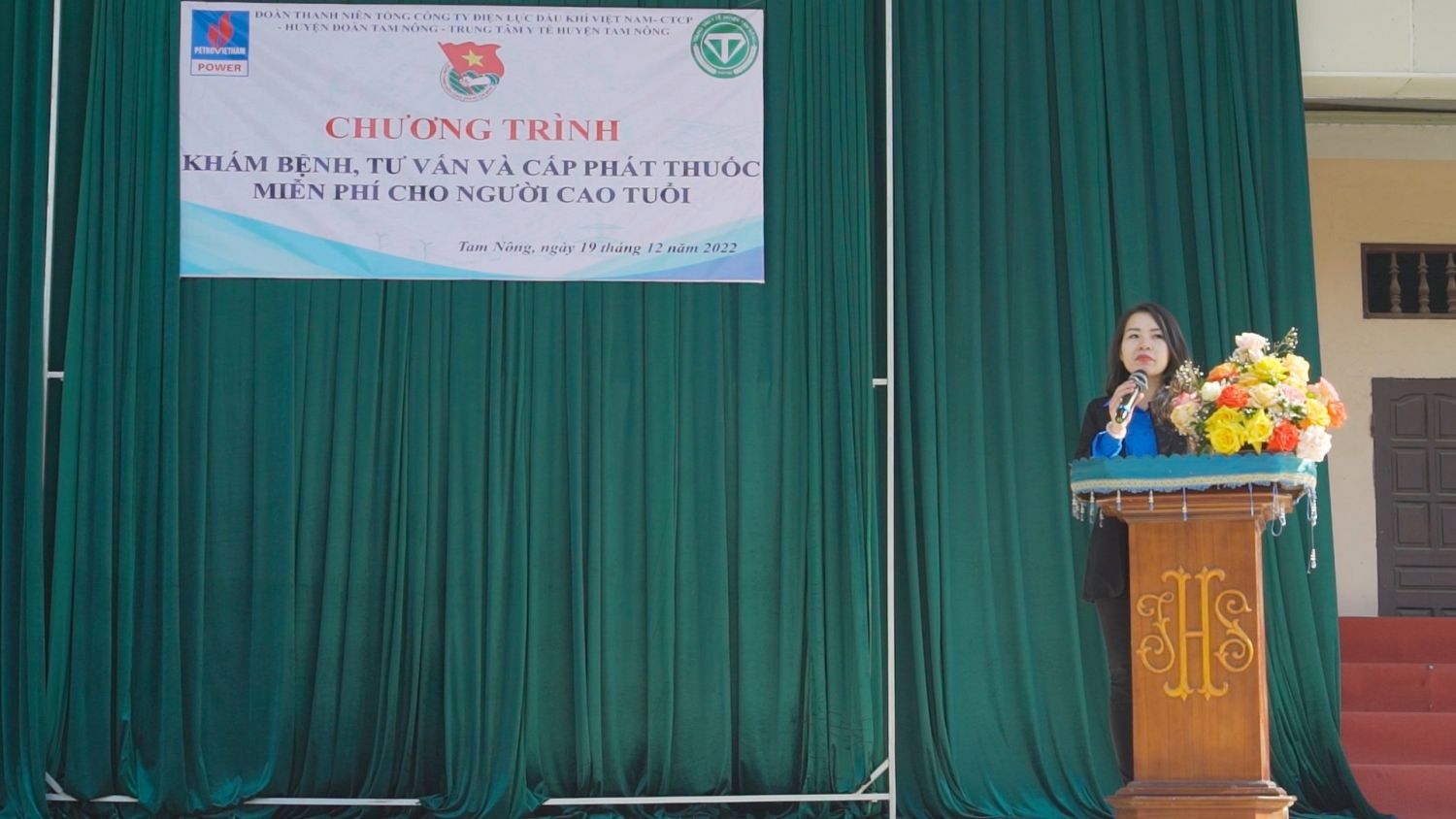 Đoàn Thanh niên PV Power tổ chức cấp phát thuốc và khám bệnh cho nhân dân tại Phú Thọ