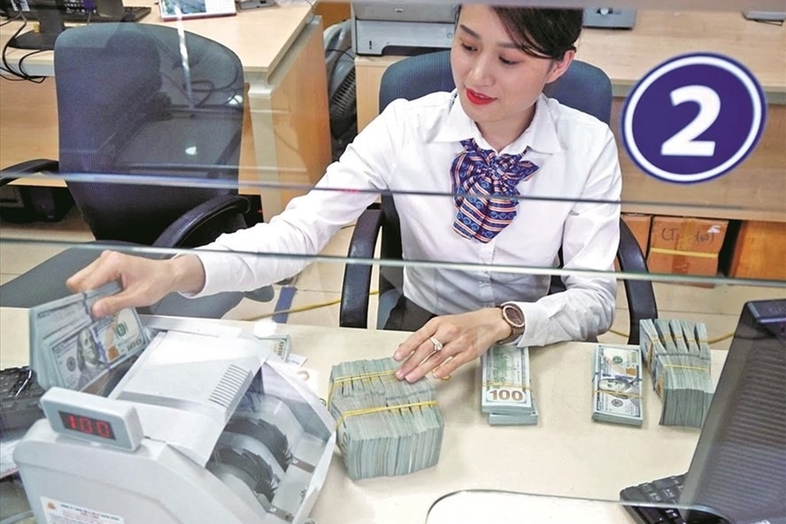 Tin ngân hàng ngày 22/12: Lãi suất liên ngân hàng giảm mạnh