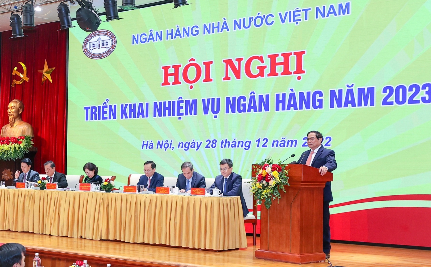 Thủ tướng: Bảo đảm thanh khoản ngân hàng thông suốt trong mọi tình huống