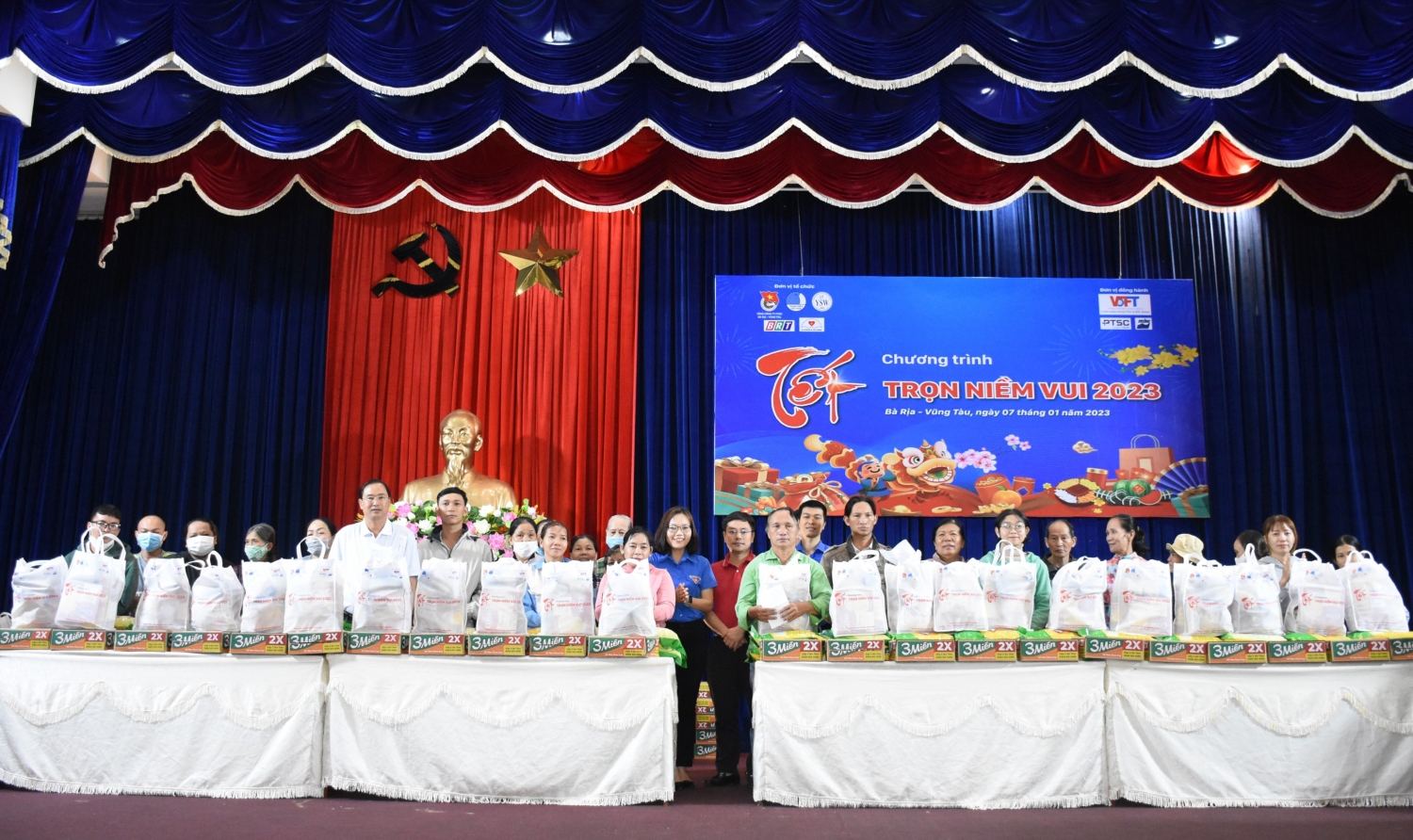 Tuổi trẻ PTSC mang “Tết trọn niềm vui” đến đồng bào dân tộc thiểu số