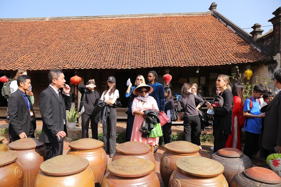 Hà Nội: Khám phá, trải nghiệm nét văn hóa ''Tết làng Việt