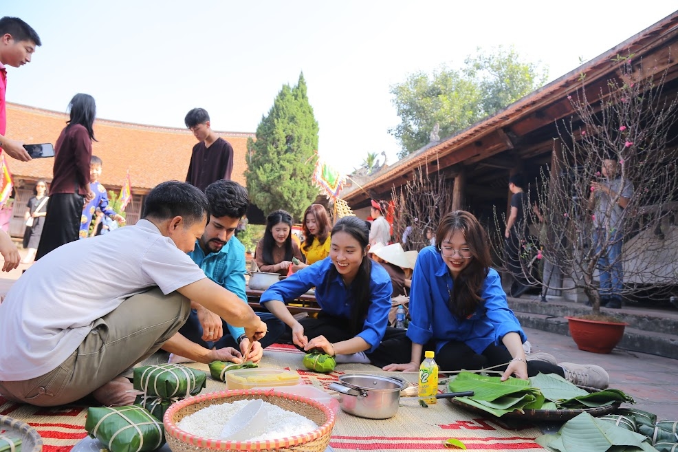 Hà Nội: Khám phá, trải nghiệm nét văn hóa ''Tết làng Việt