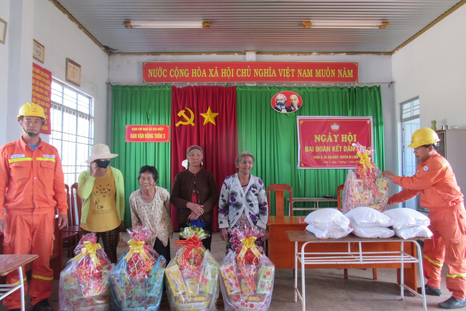 PTC3 vừa đảm bảo công tác quản lý vận hành lưới điện truyền tải, vừa tổ chức các hoạt động vui Xuân – đón Tết