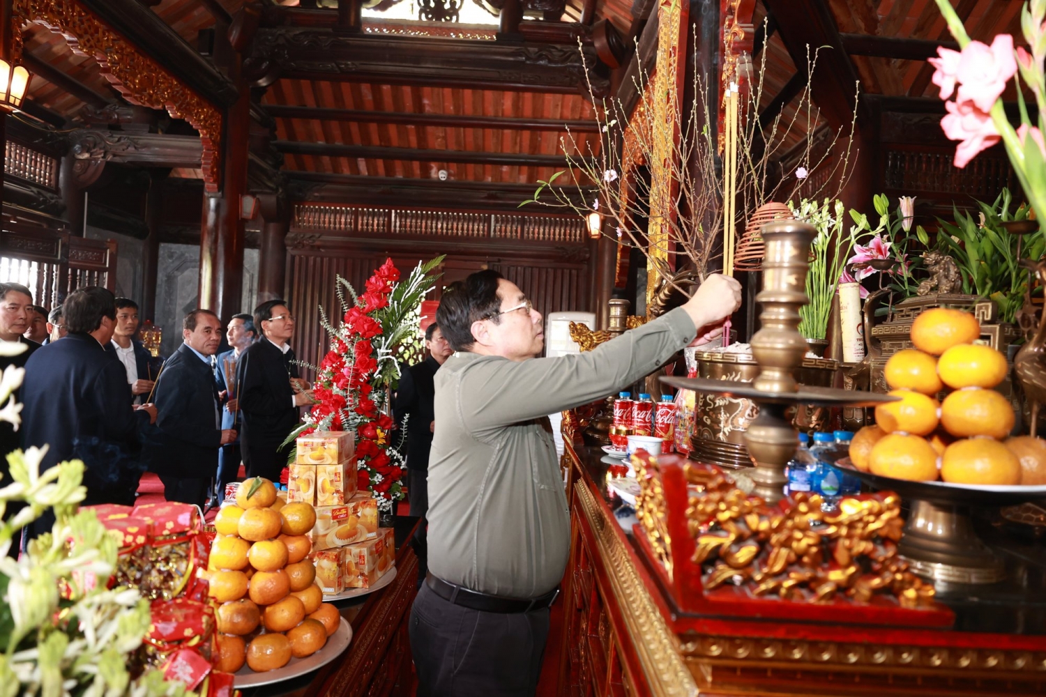 Thủ tướng kiểm tra, đôn đốc dự án cao tốc Tuyên Quang - Phú Thọ, chúc Tết công nhân và người dân khu tái định cư