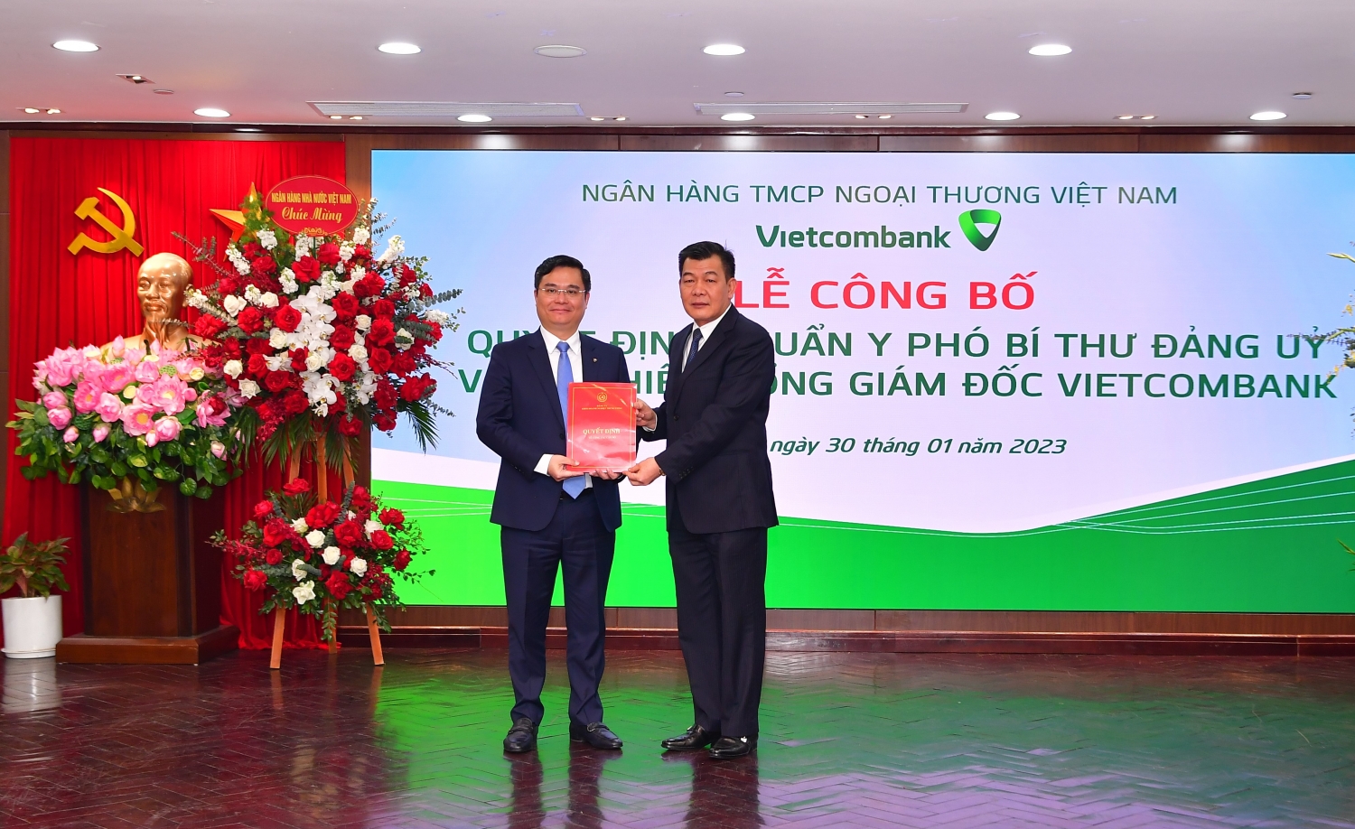 Vietcombank tổ chức Lễ công bố Quyết định chuẩn y Phó Bí thư Đảng ủy và bổ nhiệm Tổng giám đốc