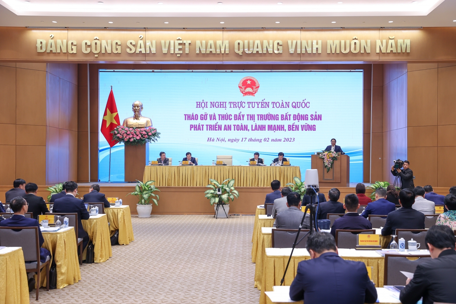 Thủ tướng: Các doanh nghiệp bất động sản phải có trách nhiệm với chính mình