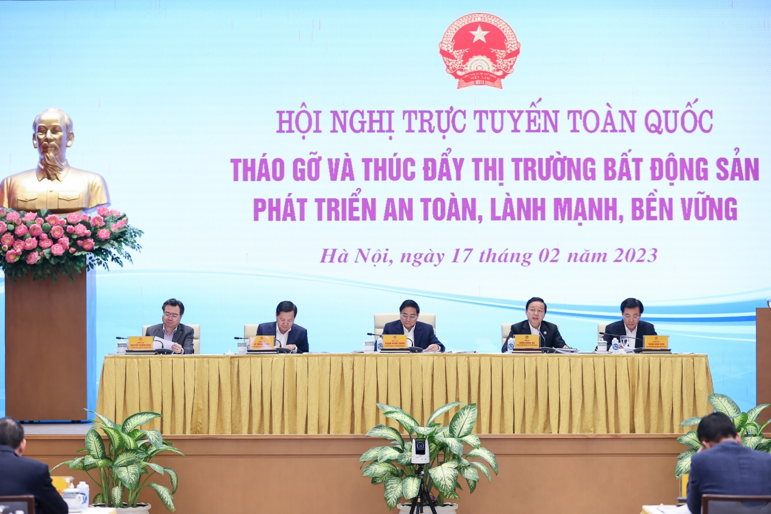 Thủ tướng: Các doanh nghiệp bất động sản phải có trách nhiệm với chính mình