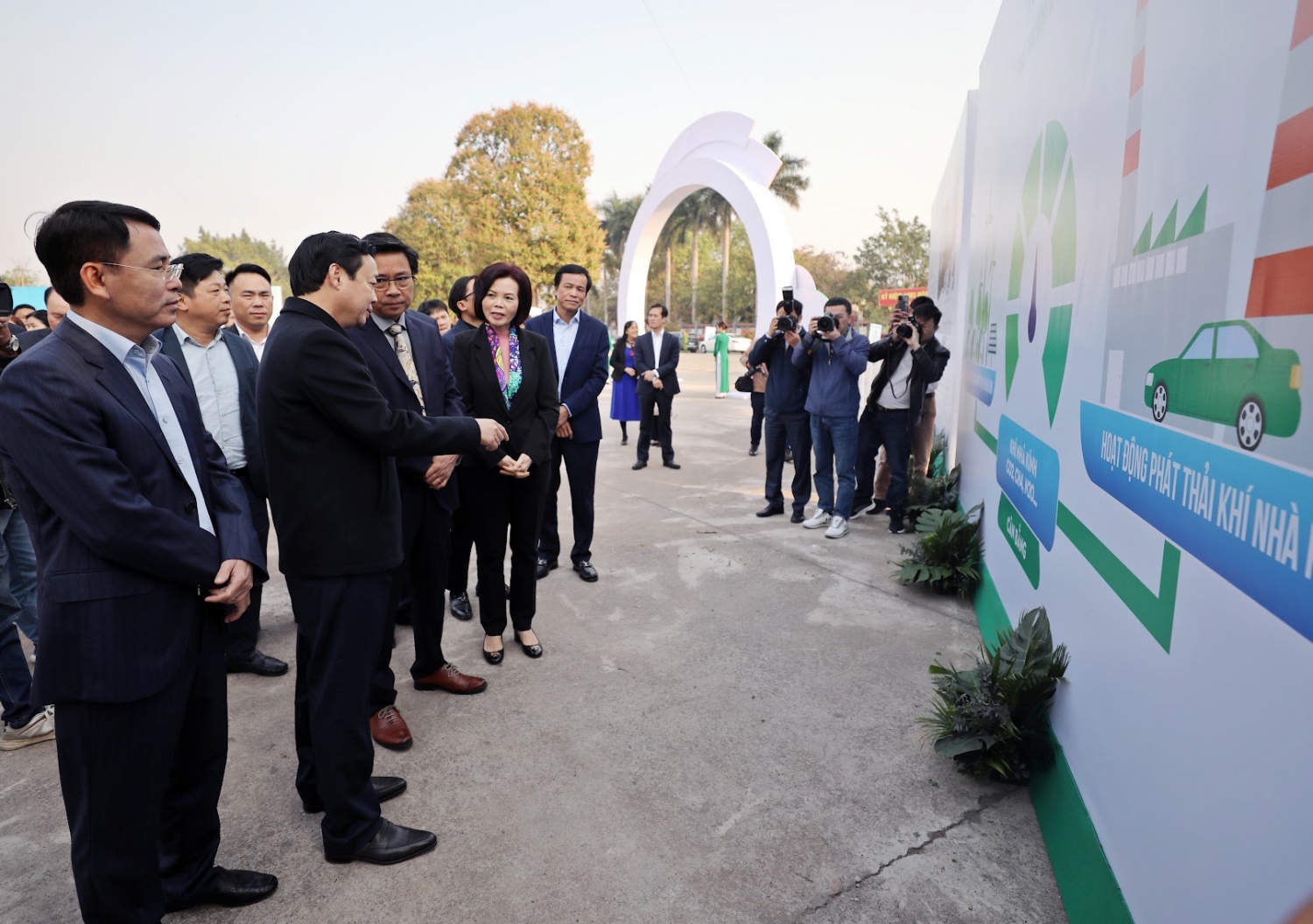Thúc đẩy mục tiêu Net Zero Carbon năm 2050, Vinamilk khởi động dự án trồng cây tại Hà Nội