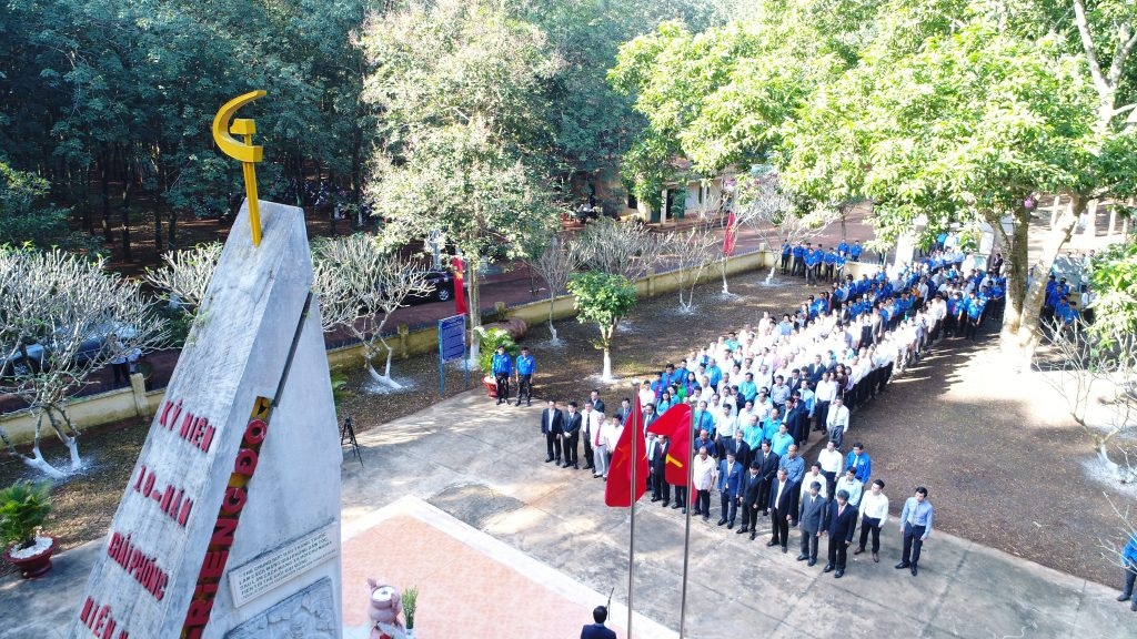 Phát huy truyền thống trong xây dựng và thực hiện văn hóa doanh nghiệp