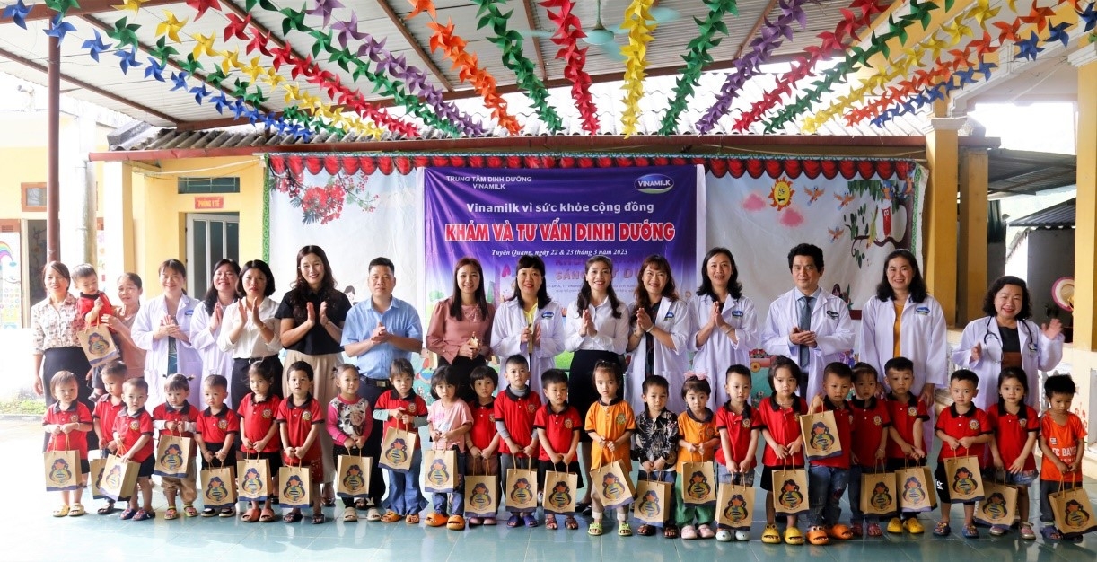 Vinamilk đẩy mạnh chương trình chăm sóc dinh dưỡng trẻ em và người cao tuổi năm 2023
