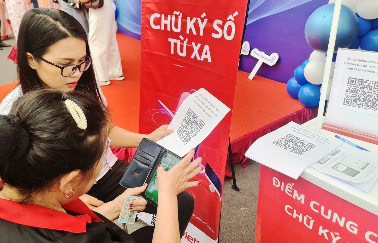 Người dân Hà Nội được cấp chữ ký số miễn phí