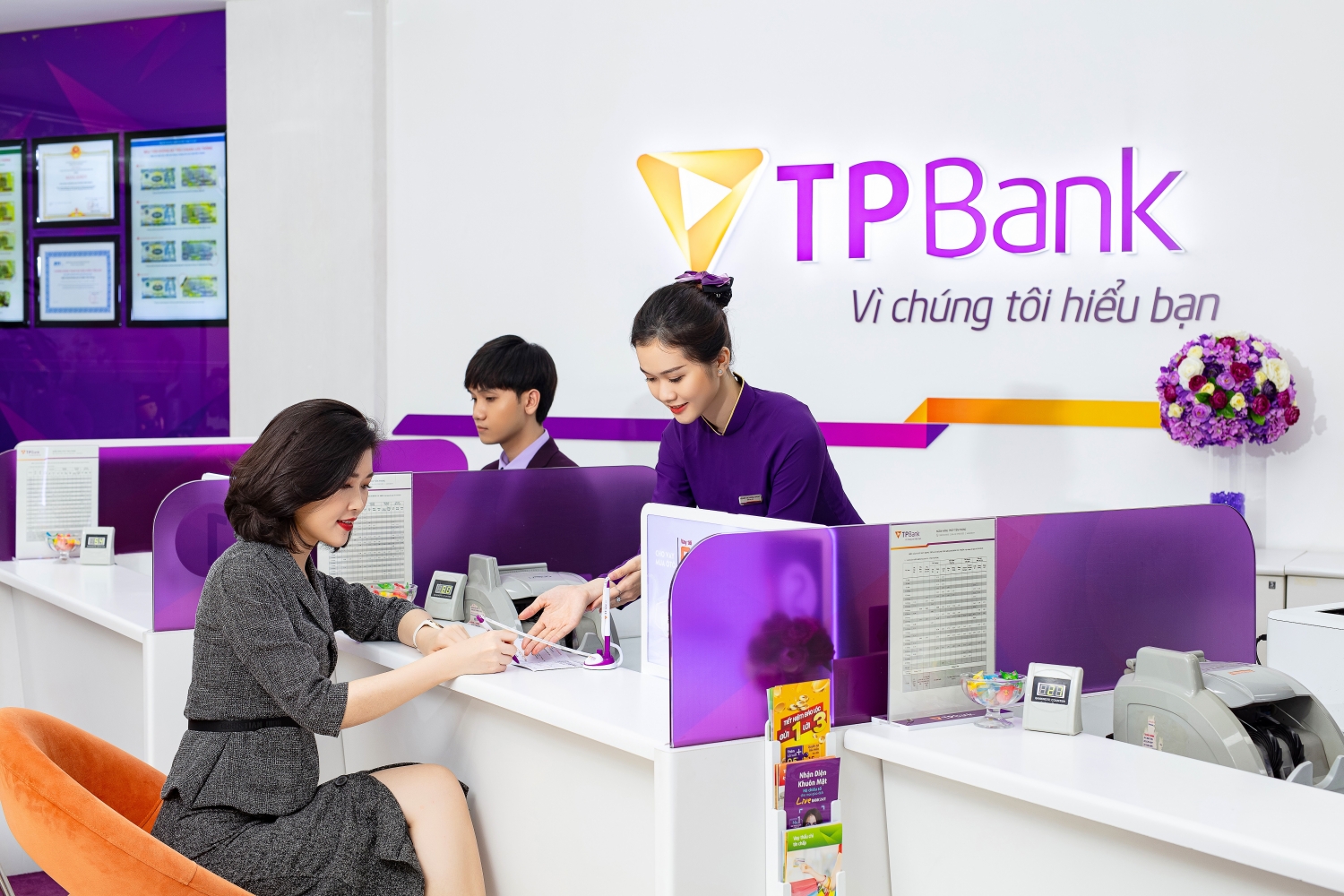 Tin ngân hàng ngày 10/4: Chính phủ yêu cầu NHNN tiếp tục giảm mặt bằng lãi suất