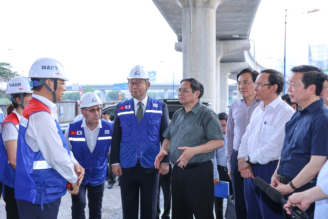 Thủ tướng đi thử nghiệm tàu metro Bến Thành - Suối Tiên, thúc đẩy dự án nút giao thông lớn nhất TPHCM