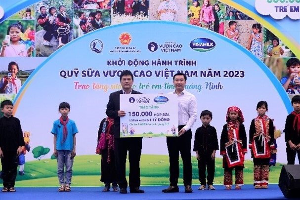 Năm nay, trẻ em có hoàn cảnh đặc biệt tại Quảng Ninh sẽ được nhận 150.000 hộp sữa trị giá 1 tỷ đồng từ Quỹ sữa Vươn cao Việt Nam