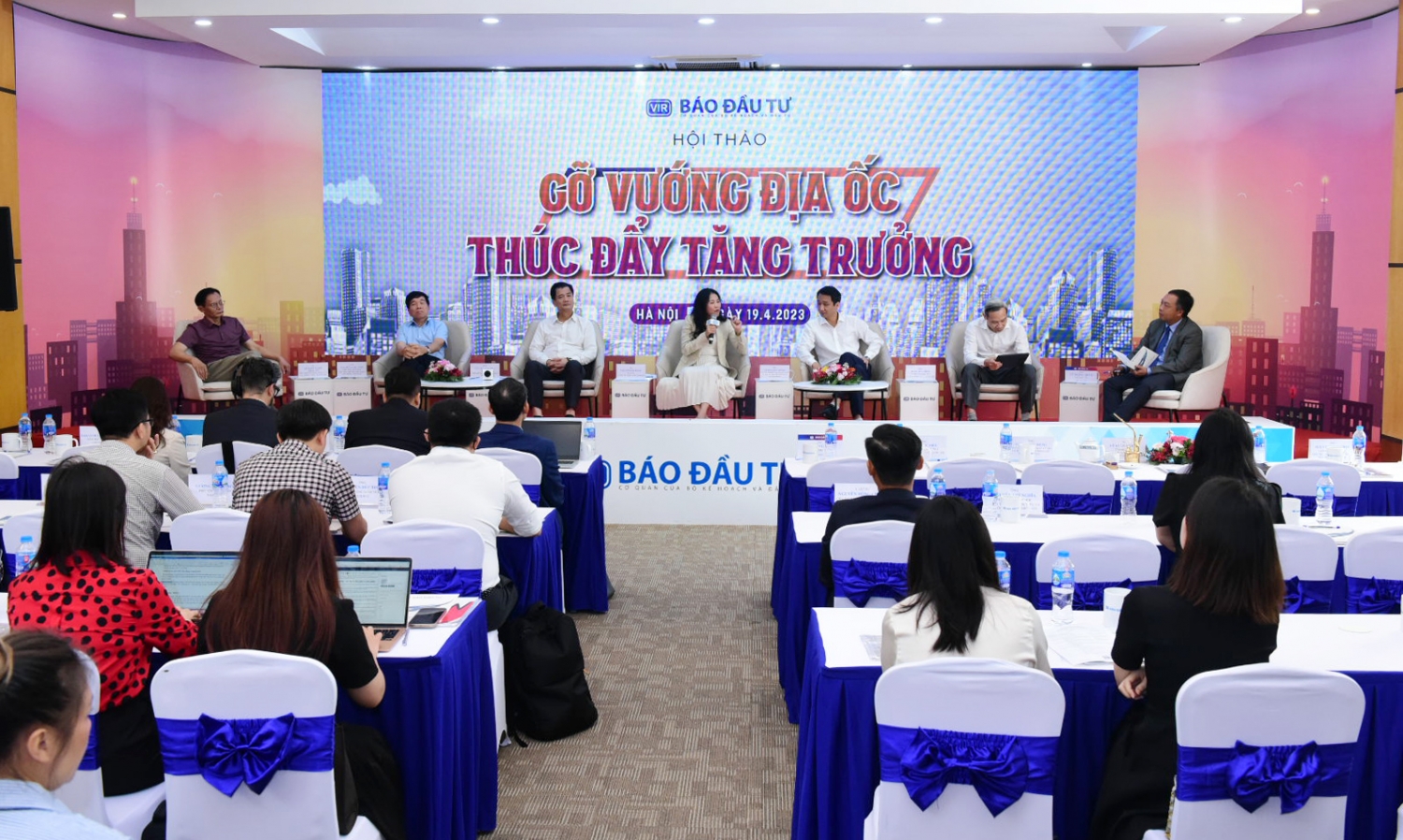 Doanh nghiệp bất động sản mong sớm được dỡ bỏ thủ tục dự án