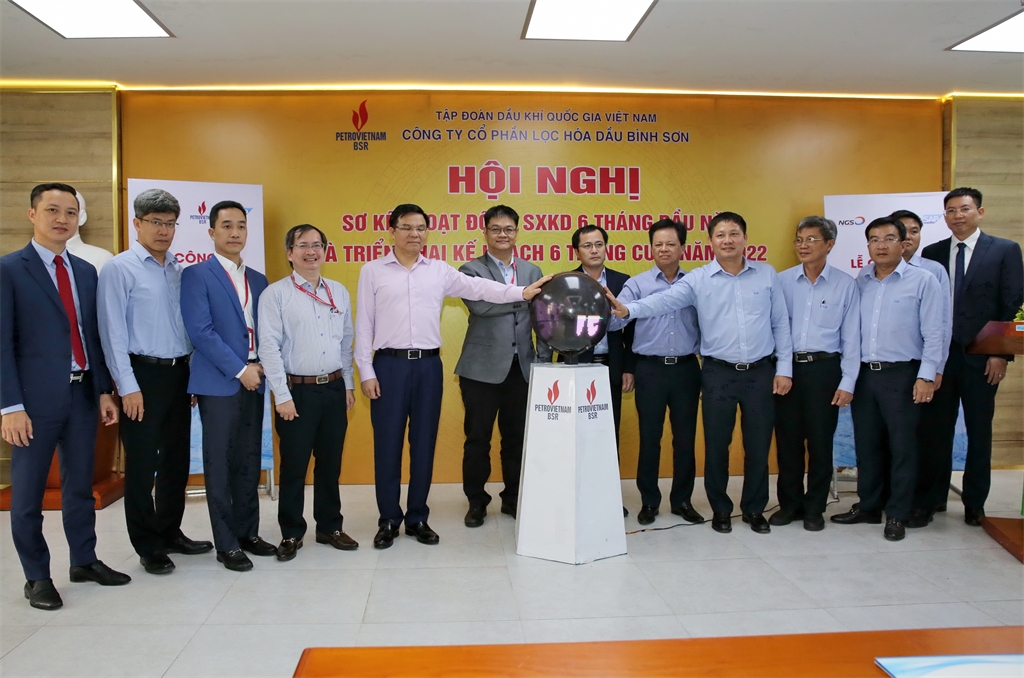 Không ngừng nỗ lực, đạt những cột mốc mới