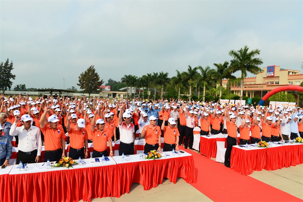 Không ngừng nỗ lực, đạt những cột mốc mới