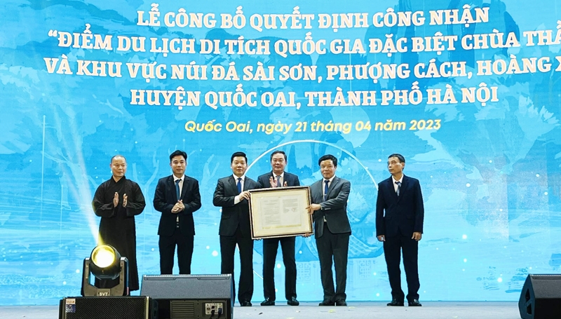 Khai mạc “Hành trình du lịch văn hóa lịch sử” khám phá chùa Thầy