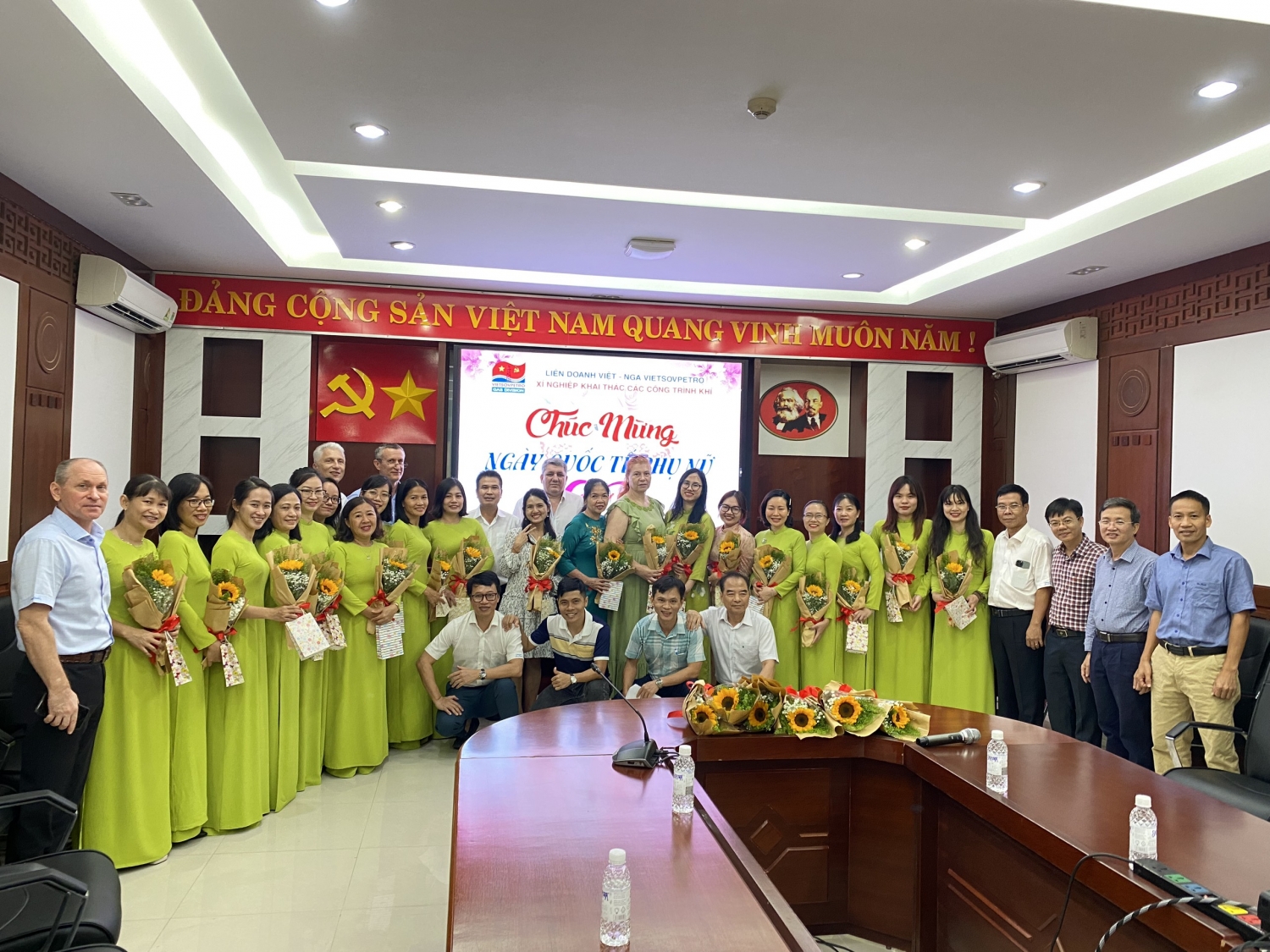 chuỗi hoạt động chào mừng ngày Quốc tế Phụ nữ 8/3 tại Xí nghiệp Khí