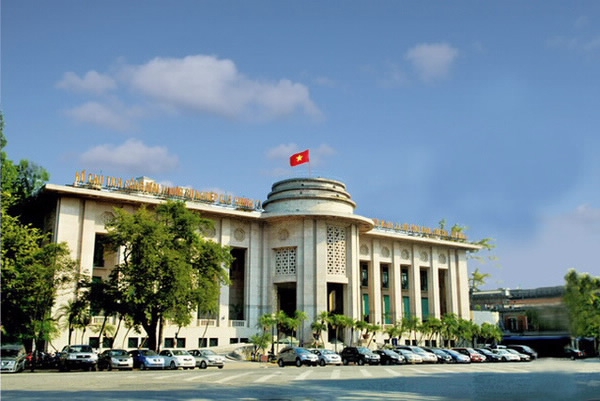 Tin tức kinh tế ngày 3/5: NHNN trình phê duyệt 4 ngân hàng được kiểm soát đặc biệt