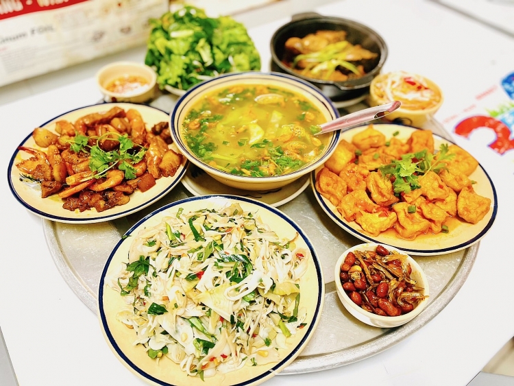 Ngược miền ký ức với quán cơm Bao Cấp