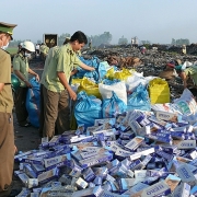 Xử lý kịp thời các hành vi bảo kê buôn lậu