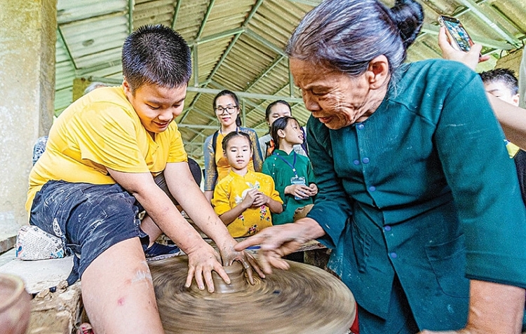 Chênh chao làng cổ Phước Tích