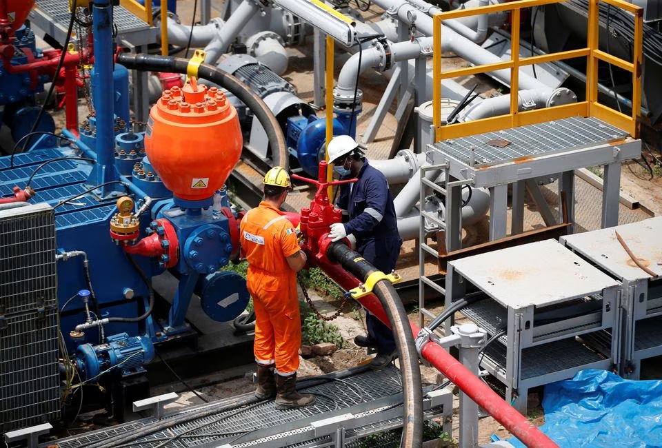 IEA: Nhu cầu sử dụng dầu thô toàn cầu sẽ đạt đỉnh với 106 triệu thùng/ngày vào năm 2028