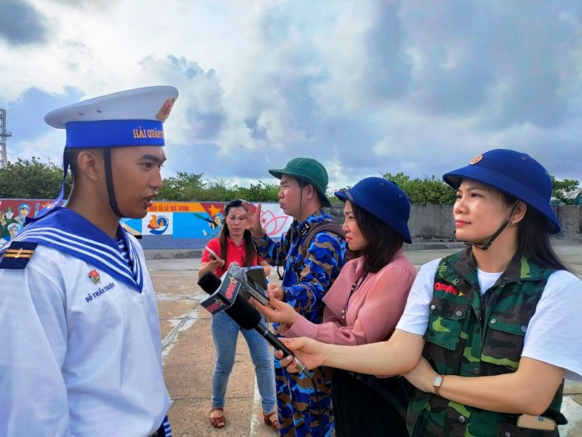 Chuyện tác nghiệp ở “vùng biển bão tố”