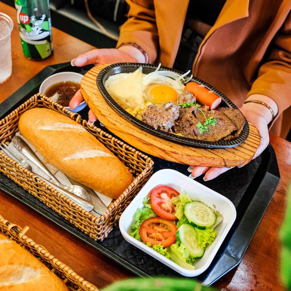 Bò né, bún bò Huế và bánh cuốn nằm trong top những món ăn sáng ngon nhất thế giới