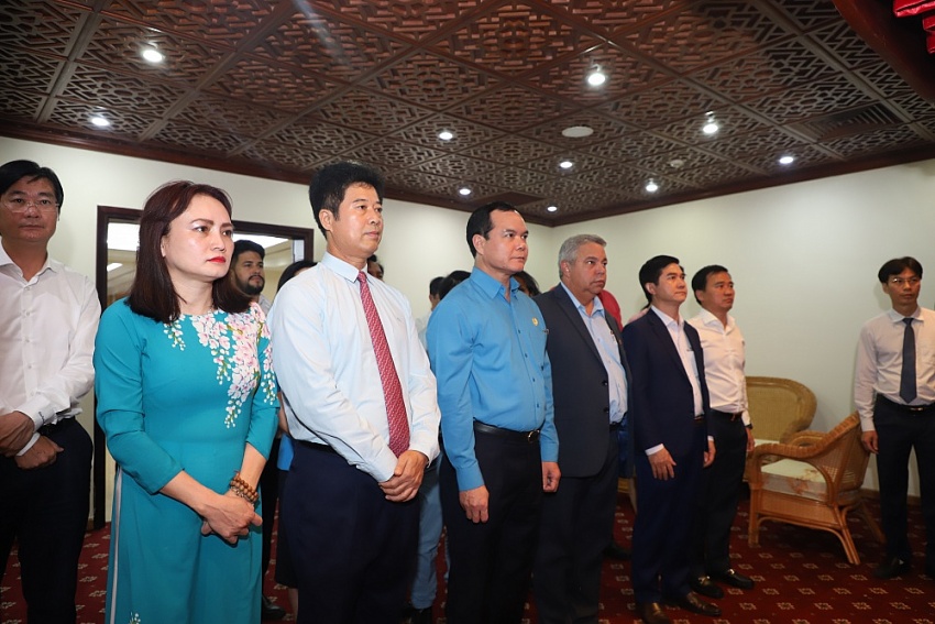 Đoàn đại biểu cấp cao Trung tâm Những người lao động Cuba thăm và làm việc với Vietsovpetro