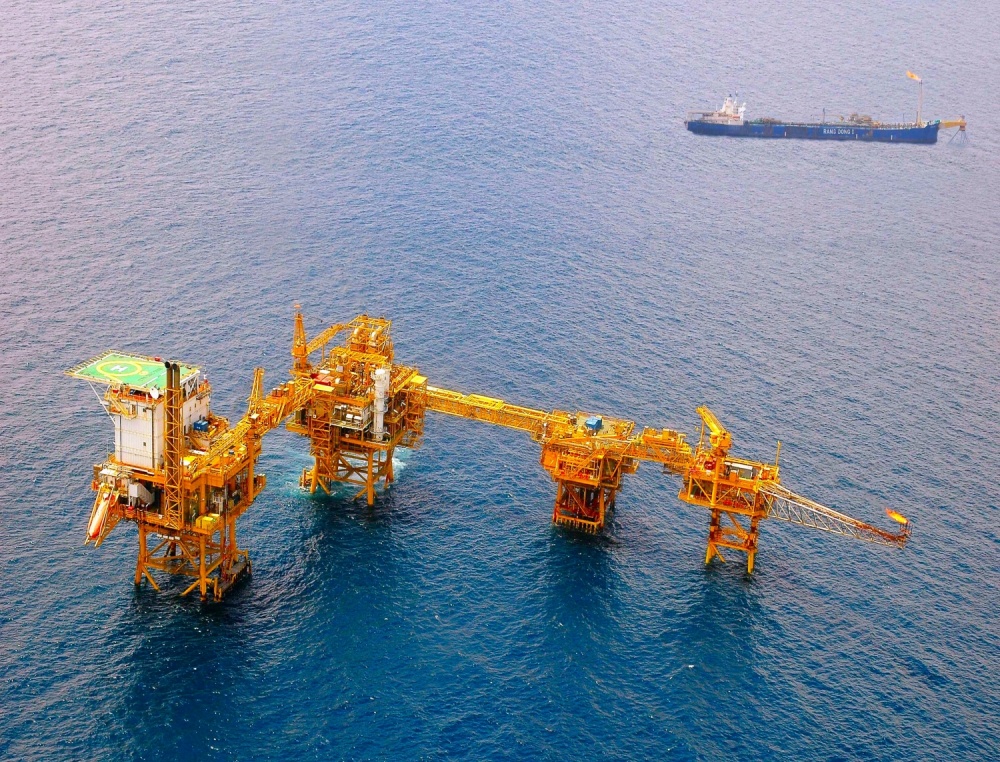 Quy trình thẩm định và phê duyệt kế hoạch lựa chọn nhà thầu để ký hợp đồng dầu khí