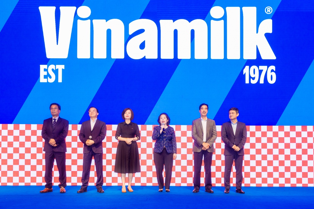 55 chuyên gia toàn cầu cùng Vinamilk sáng tạo nhận diện thương hiệu