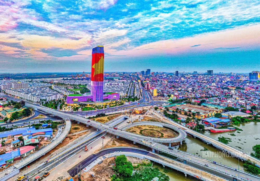 Tin bất động sản ngày 11/7: Sacom Tuyền Lâm đề nghị chuyển 5,3 ha rừng thông Đà Lạt thành khu nghỉ dưỡng