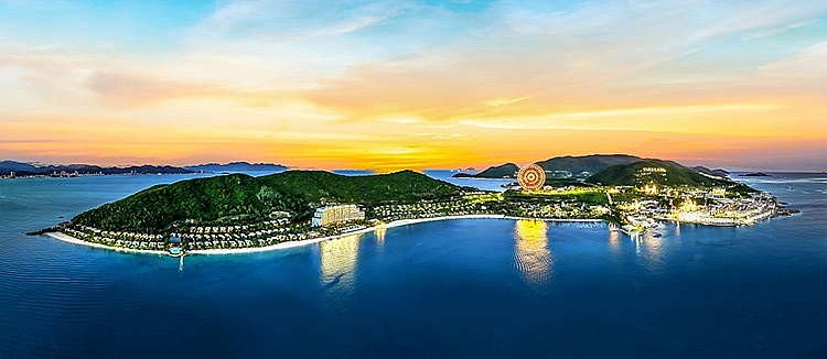 Nha Trang là điểm đến đầu tiên tại châu Á của Charlie Puth