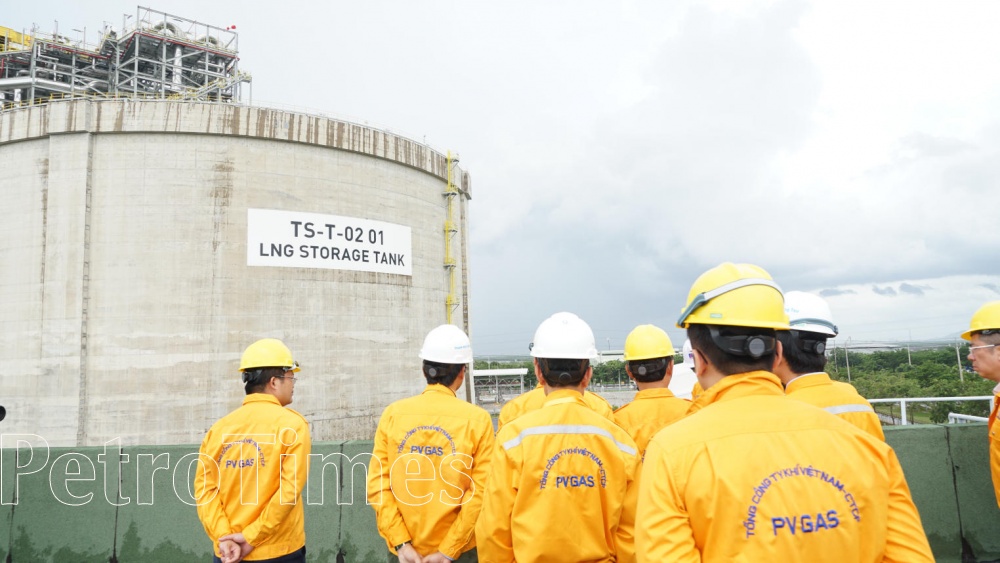Tổng Giám đốc Petrovietnam Lê Mạnh Hùng kiểm tra hoạt động Kho cảng LNG Thị Vải