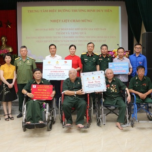 Đoàn công tác Petrovietnam tri ân người có công tại tỉnh Thái Bình và Hà Nam