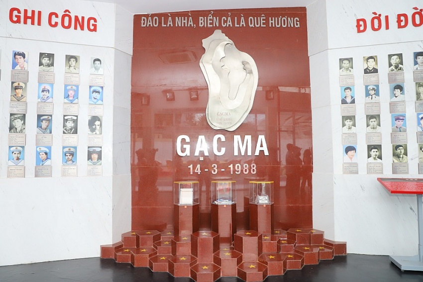 Đảng bộ PVU: Hành trình giáo dục truyền thống lịch sử, thăm Khu tưởng niệm chiến sĩ Gạc Ma và Tượng đài Cam Ranh Đảng bộ PVU: Hành trình giáo dục truyền thống lịch sử, thăm Khu tưởng niệm chiến sĩ Gạc Ma và Tượng đài Cam Ranh
