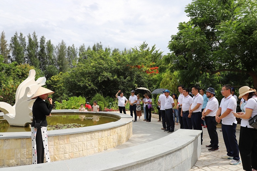 Đảng bộ PVU: Hành trình giáo dục truyền thống lịch sử, thăm Khu tưởng niệm chiến sĩ Gạc Ma và Tượng đài Cam Ranh Đảng bộ PVU: Hành trình giáo dục truyền thống lịch sử, thăm Khu tưởng niệm chiến sĩ Gạc Ma và Tượng đài Cam Ranh