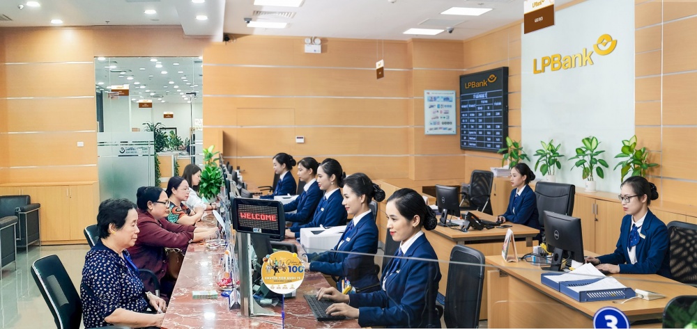 Tin ngân hàng ngày 21/7: Quý II, lợi nhuận LPBank giảm hơn 50%